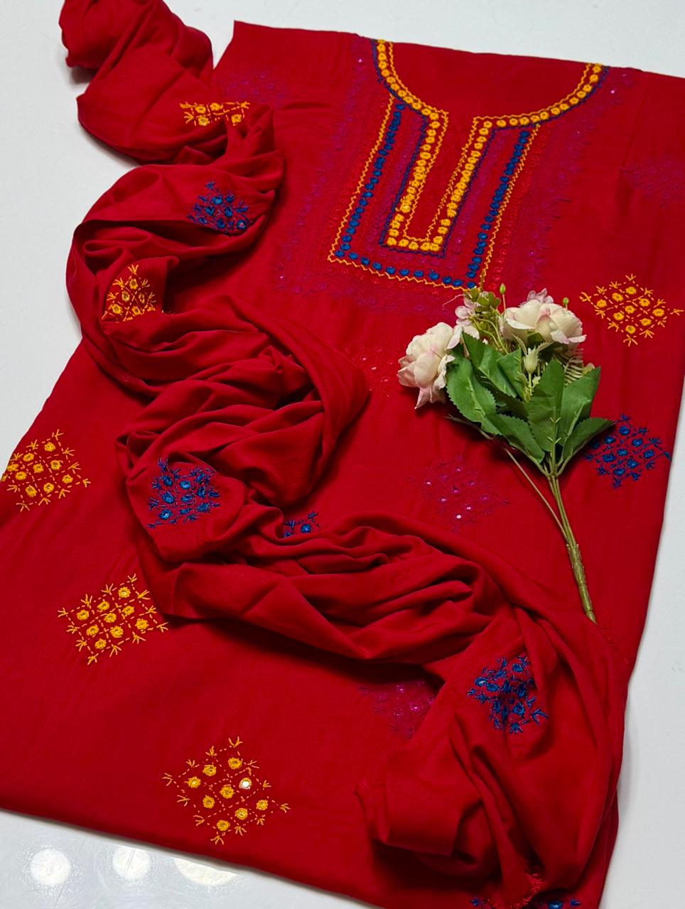 HANDMAD EMBRIDERD LINEN SUITS