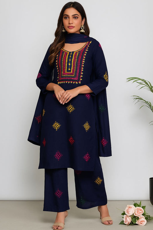 HANDMAD EMBRIDERD LINEN SUITS